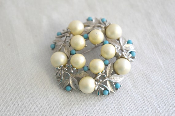 1960s Sarah Coventry Faux Pearl and Turquoise Wre… - image 3