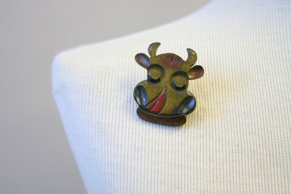 1940s Wooden Cow Novelty Brooch