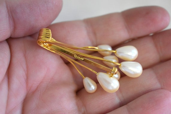 1980s Napier Faux Pearl Brooch - image 4