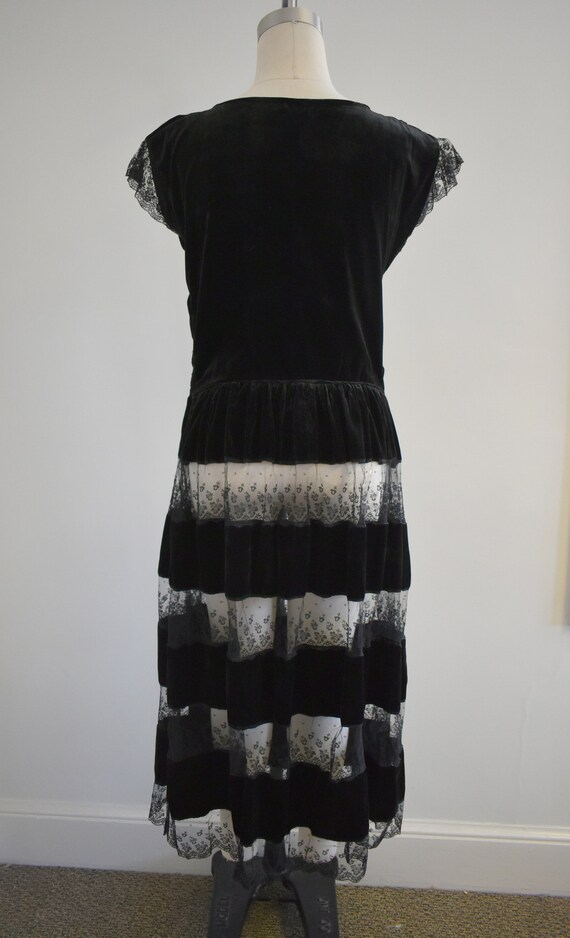1920s Black Velvet and Lace Dress with Rhinestone… - image 5