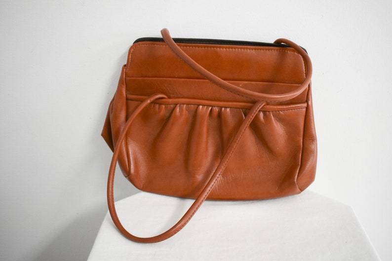 1960s Brown Vinyl Handbag image 2