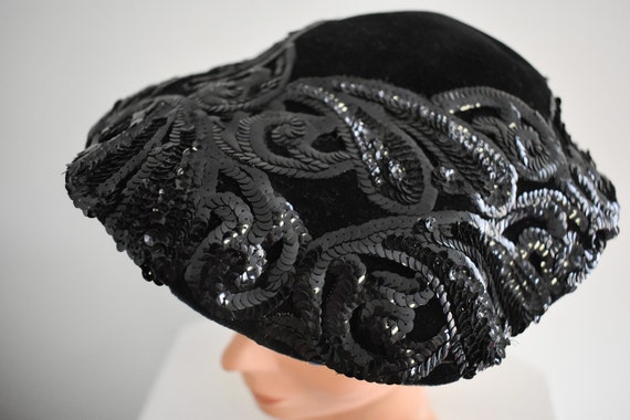 1950s Black Sequinned Shell Shape Hat - image 7