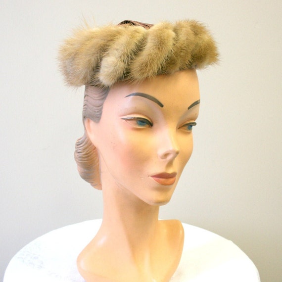 1950s Light Brown Fur Hat with Satin Bow Top - image 1