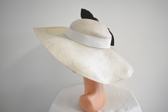 Vintage Silver Gray Wide Brim Straw Hat with Flow… - image 4