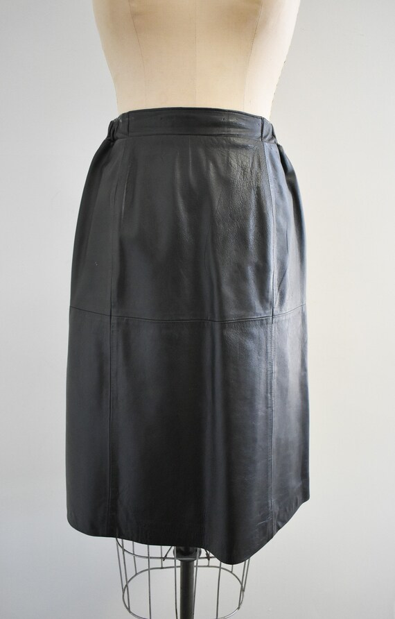 1980s Black Leather Pencil Skirt - image 4