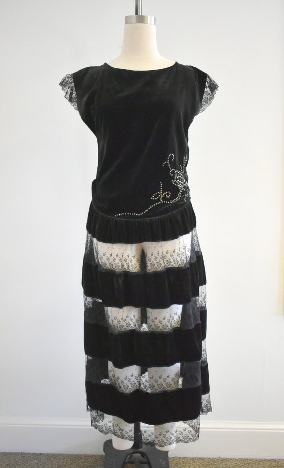 1920s Black Velvet and Lace Dress with Rhinestone… - image 2