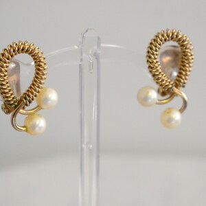 1960s Marvella Faux Pearl Twist Clip Earrings image 3