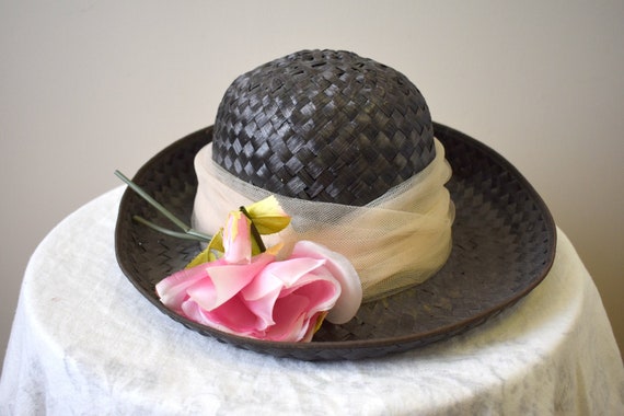 1960s Genevieve Black Straw Hat with Pink Rose - image 2