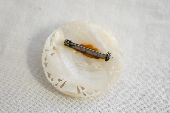 1960s Mother of Pearl Circle Brooch - image 5