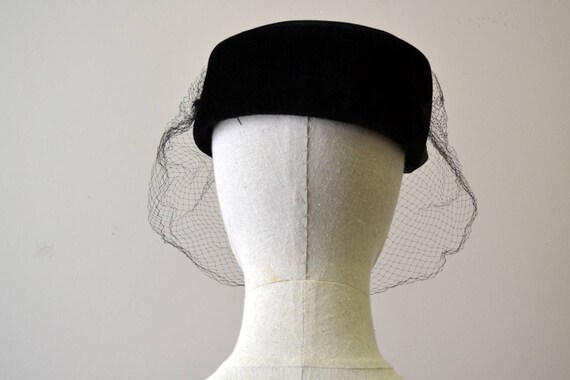 1950s Black Hat with Rhinestones - image 4