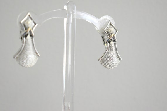 1960s Silver Shield Clip Earrings - image 5