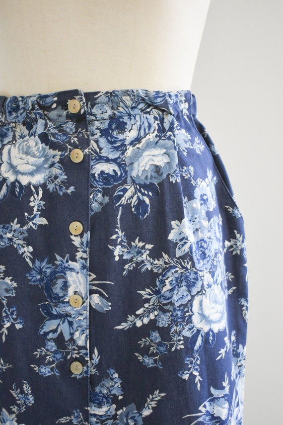 1980s Floral Denim Midi Skirt - image 3