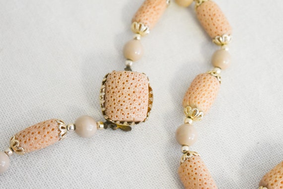 1970s Beige Textured Bead Necklace - image 4