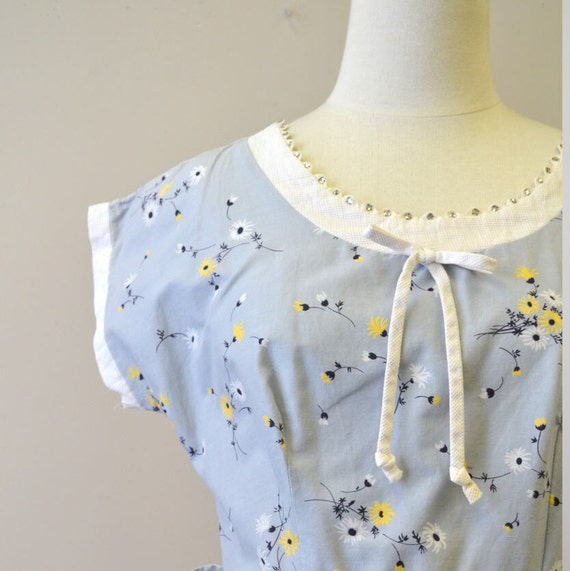 1950s Gray Daisy Cotton Dress - image 1