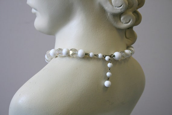 1950s White Glass and Crystal Bead Choker - image 3