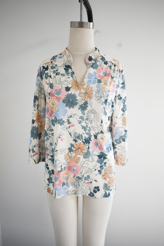 1970s Floral Knit Blouse - image 2