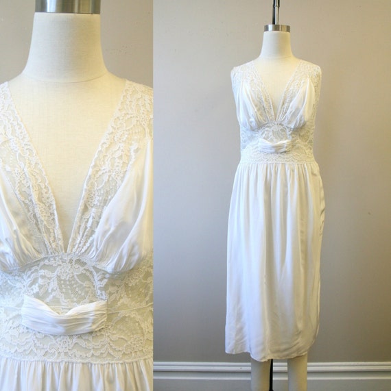 1940s Icy Pale Gray Lacy Night Gown - image 1
