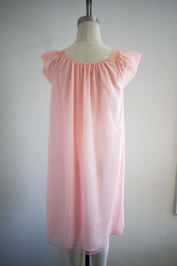 1960s Coral Pink Chiffon Night Gown - image 5