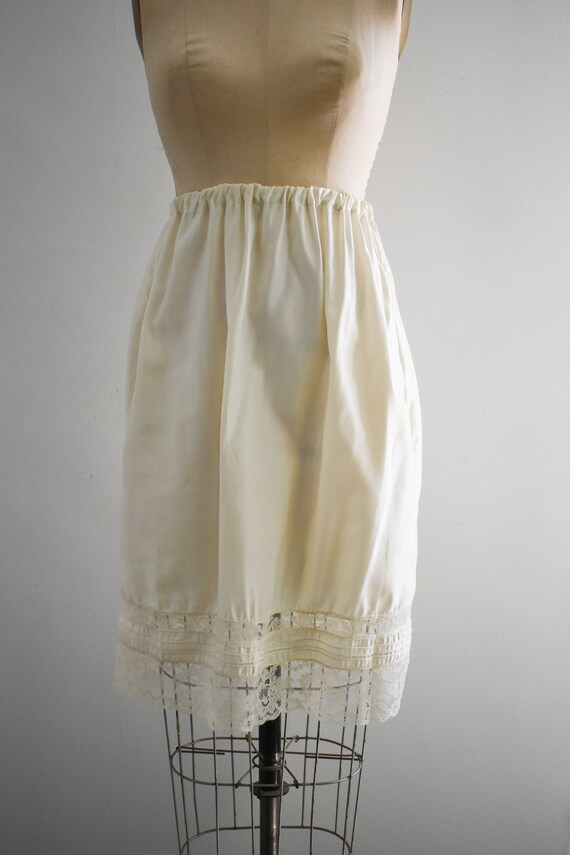 1960s Cream Half Slip Gem