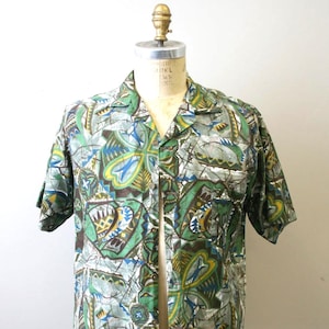 1960s Mr. Kailua Hawaiian Green Print Cotton Shirt
