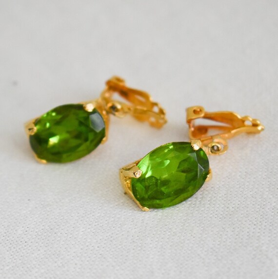 Vintage Green Rhinestone Dangle Clip Earrings - image 1