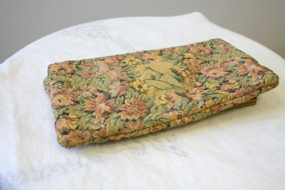 1960s Floral Tapestry Folded Clutch - image 6