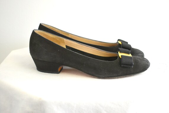 1980s Salvatore Ferragamo "Vara" Black Suede Shoe… - image 2