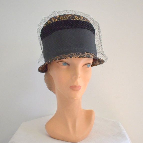 1960s Black and Gold Floral Cloche-Style Hat - image 1