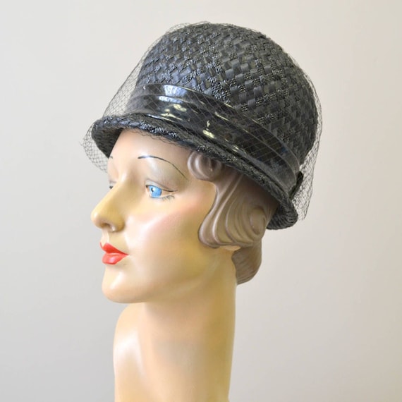 1960s Black Straw Bubble Hat - image 1