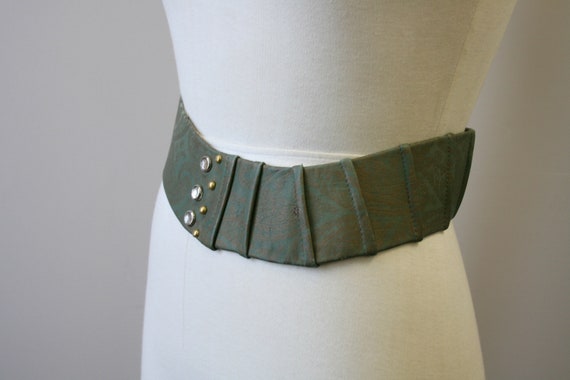 1980s Green Paisley Leather Studded Wave Belt - image 3