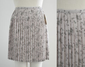 1990s NOS Gray Floral Pleated Mini Skirt