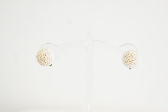 1930s/40s White Seed Bead Ball Screw Back Earrings - image 4
