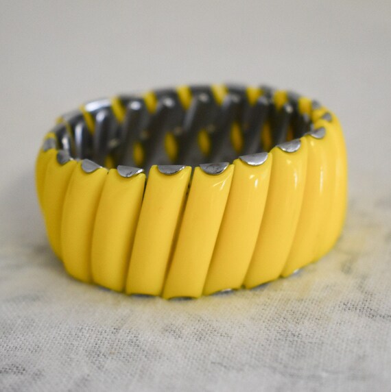 1960s Yellow Plastic Expandable Bracelet - image 1