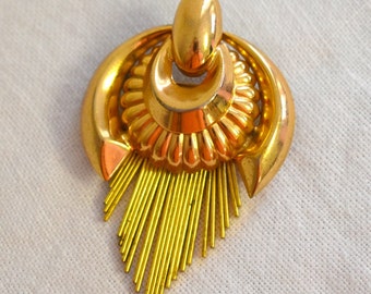 1940s Coro Gold Fringe Metal Brooch