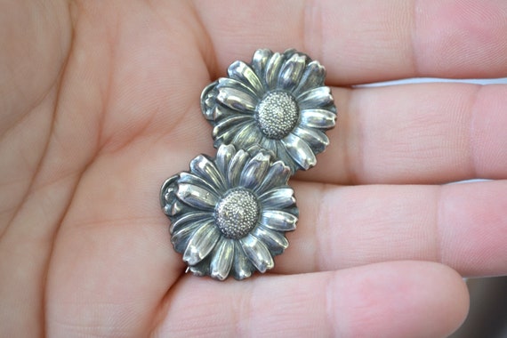 1910s Unger Brothers Double Daisy Brooch - image 3