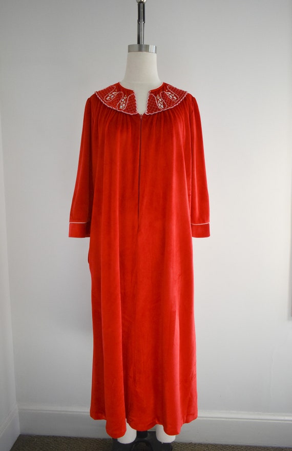 1980s Red Velour Housecoat - image 3