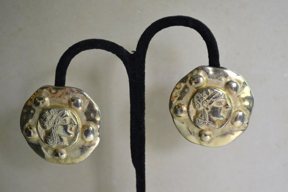 1980s Roman Coin Style Clip Earrings - image 3