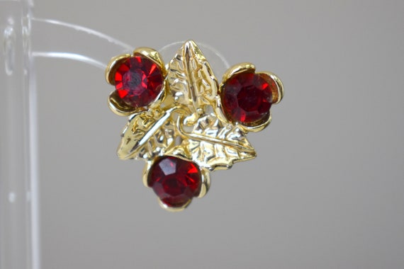 1960s Red Rhinestone Clip Earrings - image 6