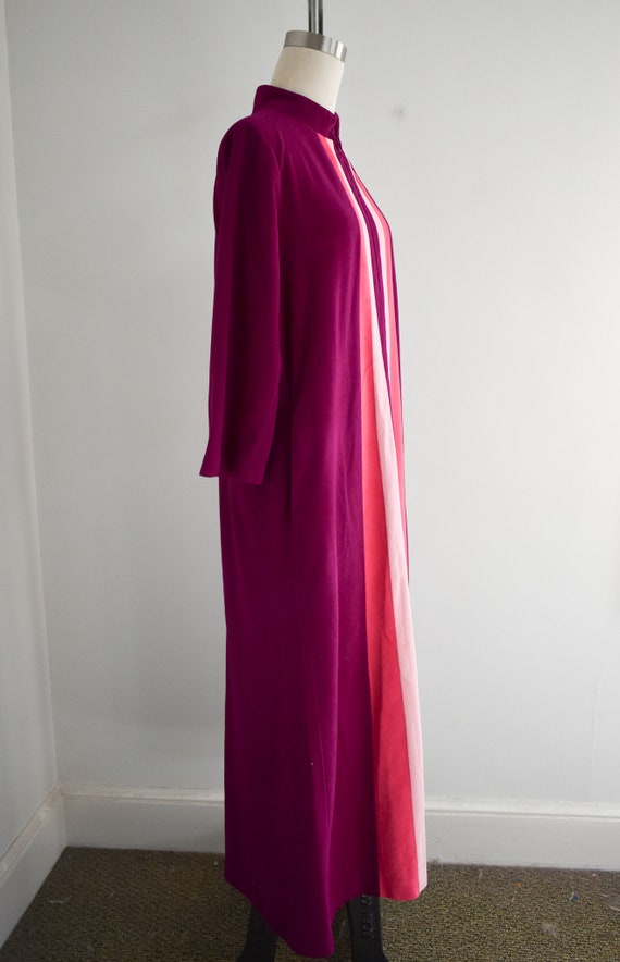 1970s Purple and Pink Velour Robe - image 4