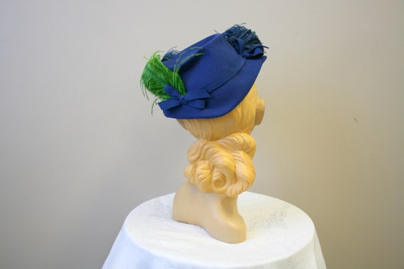 1940s Blue and Green Feather Hat - image 4