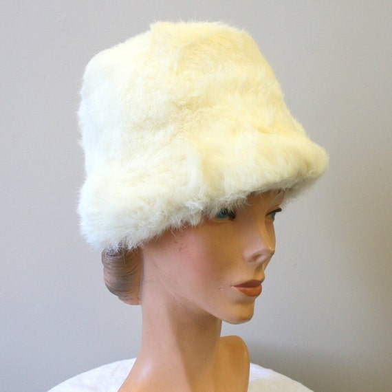 1960s White Rabbit Fur Hat - Gem display picture 2