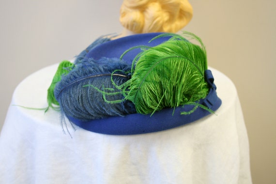 1940s Blue and Green Feather Hat - image 6