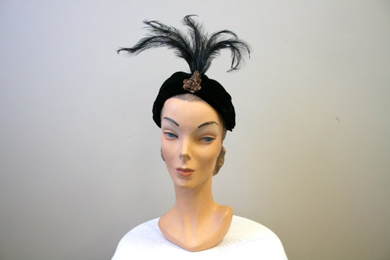 1940s Suzy Lee Velvet Turban with Feathers