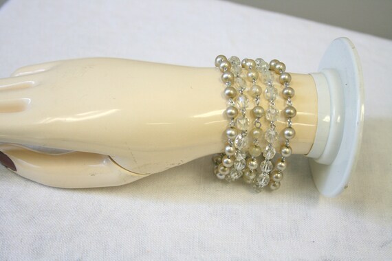 1960s Kramer Faux Pearl and Crystal Bead Bracelet - image 2