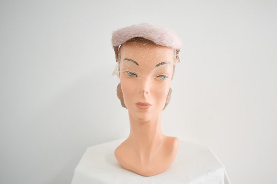 1950s Pale Pink Fur Felt Hat with Beaded Accents - image 3