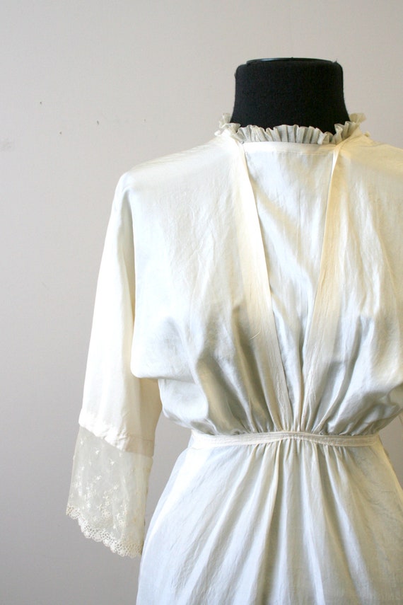 Edwardian Cream Silk Dress - image 2