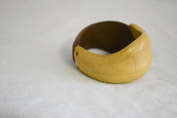 1960s Wooden Two Tone Clamper Cuff Bracelet - image 6