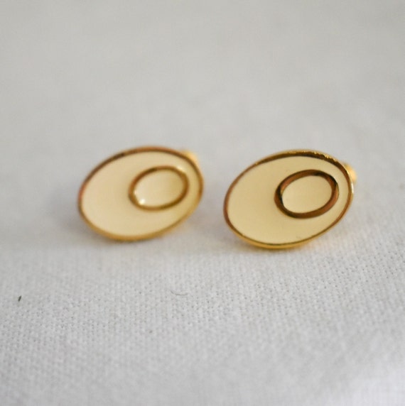 1970s/80s Napier Cream Oval Clip Earrings - image 1