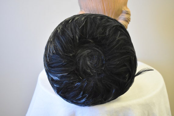 1960s Leon Lustrous Black Feather Pillbox Hat - image 5