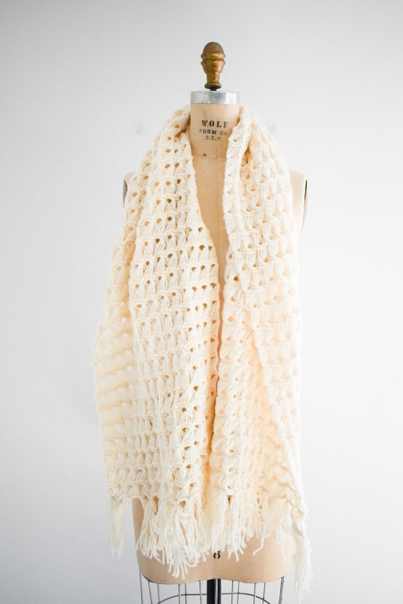 1970s Cream Open Knit Wide Fringed Scarf - image 4